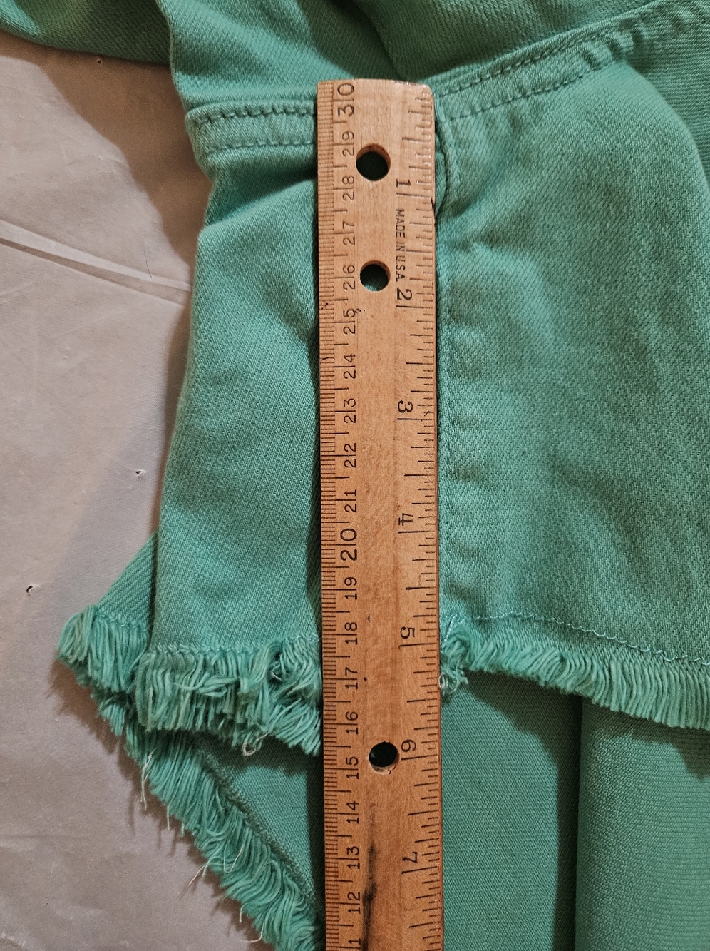 Judy Blue Aquamarine Mid Rise Frayed Hem Denim Shorts Size 3XL - Picture 7 of 15